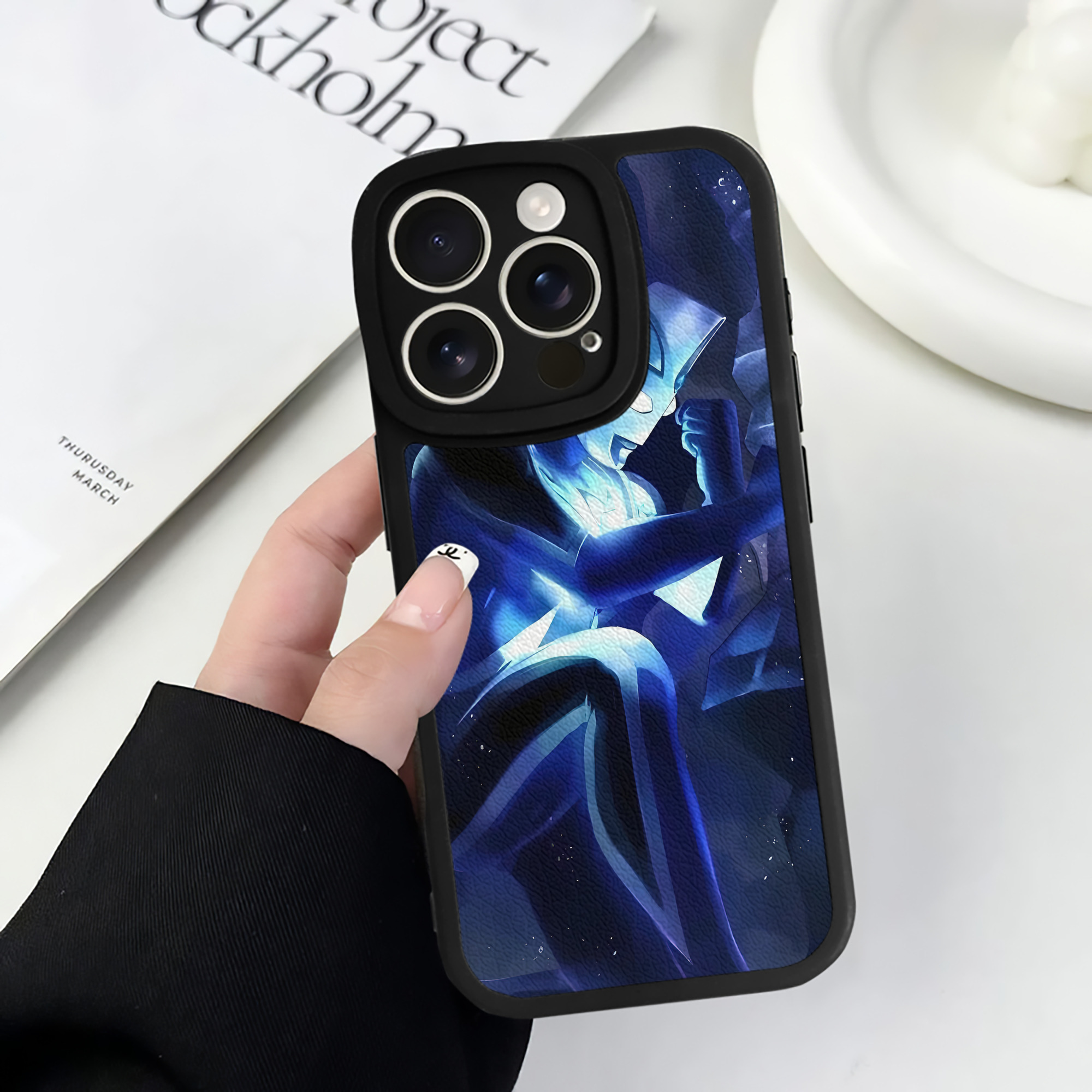 （画像用） ウルトラマン Ultraman 【iPhone 16シリーズ対応】シリコンスマホケース（レザー調） 材質：シリコン